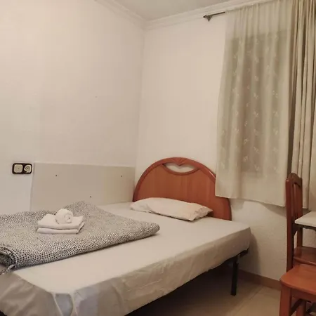 30-3- бюджетная комната в квартире для 2 человека, * Alicante